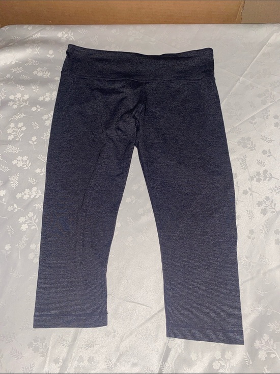 lululemon athletica Pants - Lululemon Dark Gray Heather Crop Leggings Sz 10